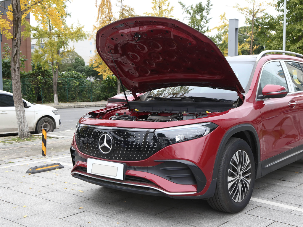 Mercedes-Benz EQB 260 2025