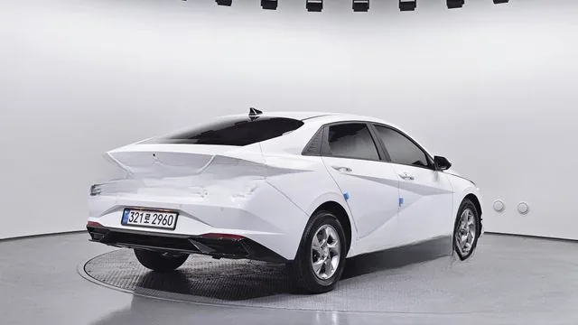 Hyundai Avante 2022 1.6 Modern