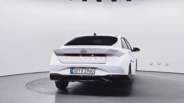 Hyundai Avante 2022 1.6 Modern