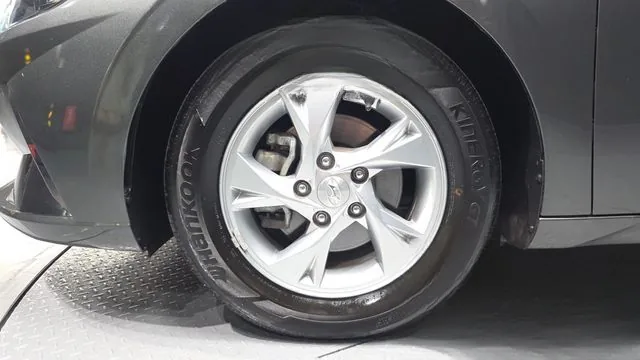 Hyundai Avante 2021 1.6 Modern