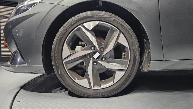 Hyundai Avante 2021 1.6 Modern