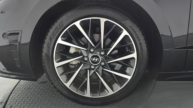 Hyundai Sonata 2023 2.0 Premium Plus