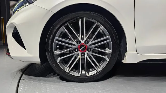 Kia K3 2023 1.6 Turbo GT 5Door Signature