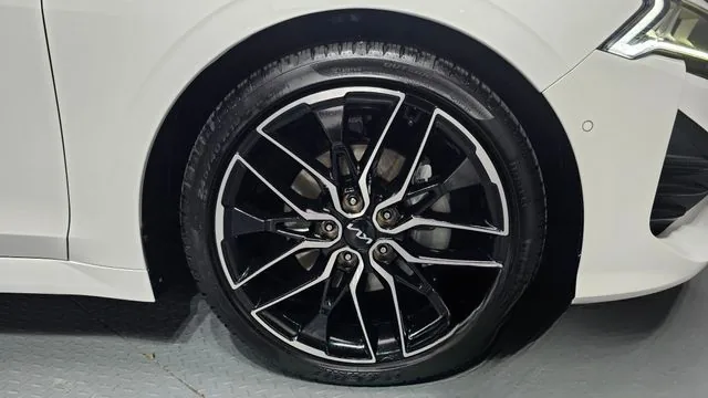 Kia K5 2023 1.6 Turbo Signature