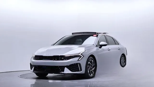 Kia K5 2024 Signature