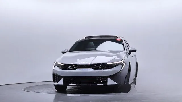 Kia K5 2024 Signature