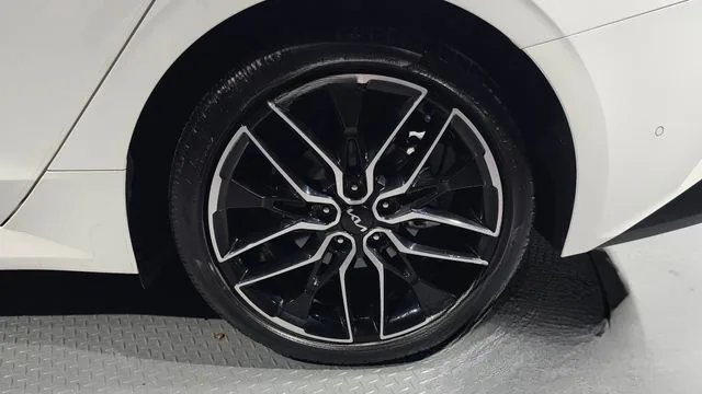 Kia K5 2023 1.6 Turbo Signature