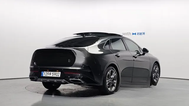Kia K5 2023 Signature