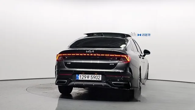 Kia K5 2023 Signature