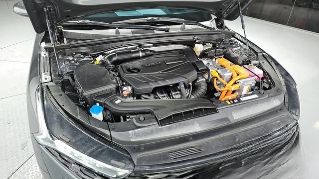 Kia K5 2023 Signature