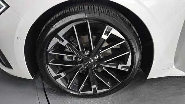 Kia K5 2024 1.6 Turbo Signature