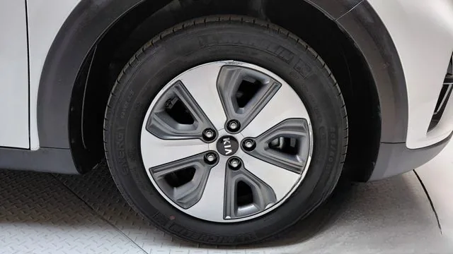Kia Niro 2021 1.6 HEV Luxury