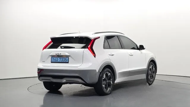 Kia Niro 2023 Earth