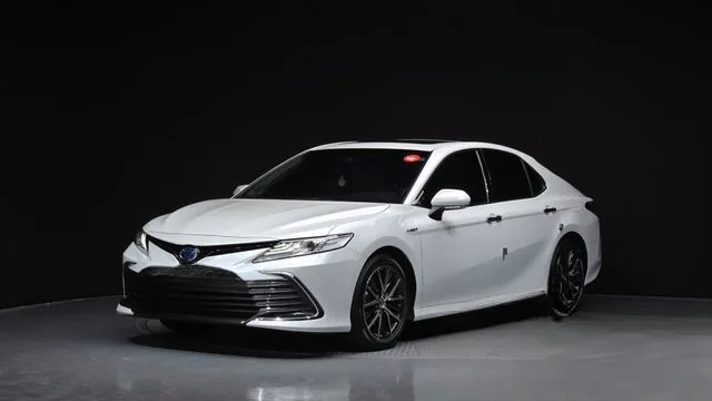 Toyota Camry 2024 2.5 XLE Hybrid