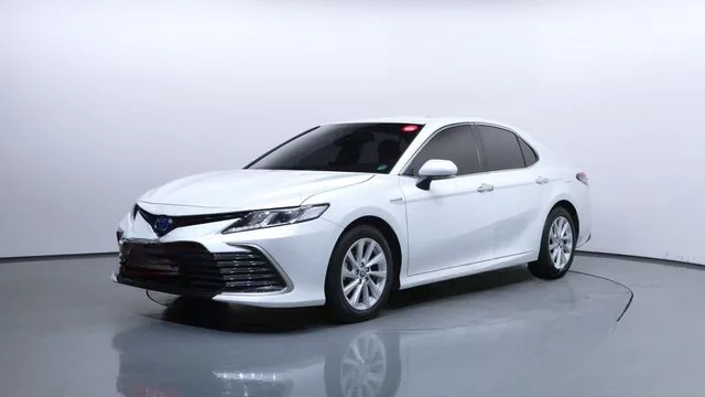 Toyota Camry 2023 2.5 LE Hybrid