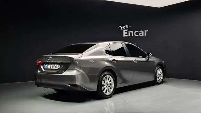 Toyota Camry 2024 2.5 LE Hybrid