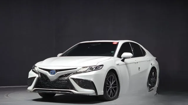 Toyota Camry 2023 2.5 XLE Hybrid