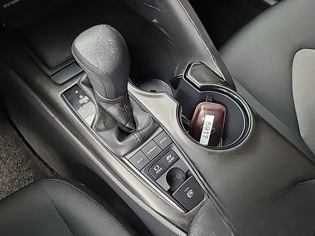 Toyota Camry 2022 2.5 LE Hybrid