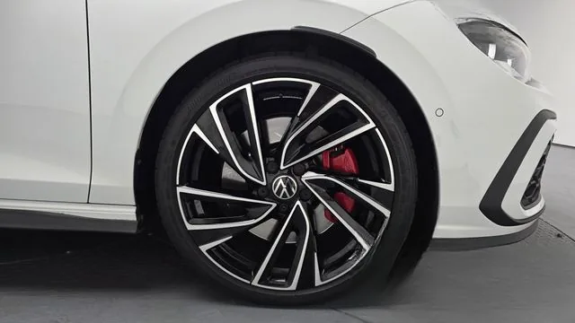 Volkswagen Golf 2024 2.0 GTI