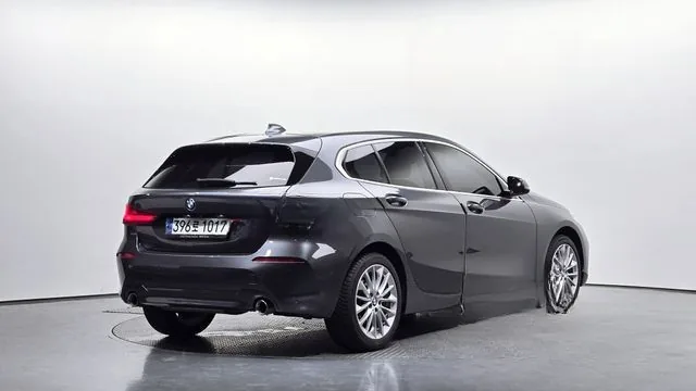 BMW 118d 2021 118d Joy
