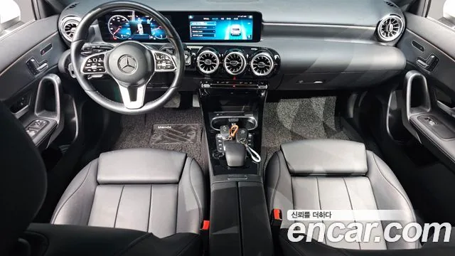 Mercedes-Benz A-Class 2023 A220 Hatchback