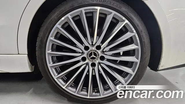 Mercedes-Benz C-Class 2023 C300 4MATIC AMG Line
