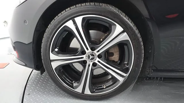 Mercedes-Benz C-Class 2023 C300 4MATIC Avantgarde