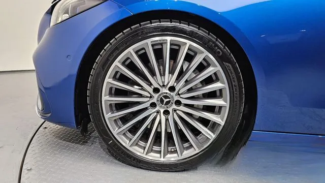 Mercedes-Benz C-Class 2023 C300 4MATIC AMG Line