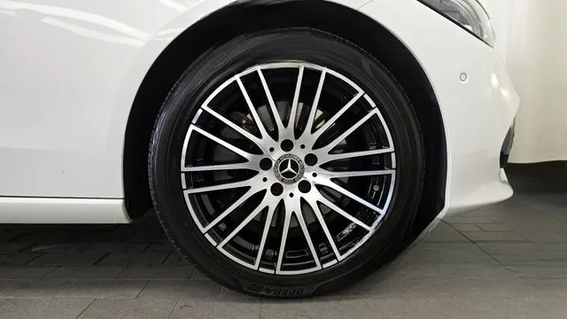 Mercedes-Benz C-Class 2023 C200 Avantgarde
