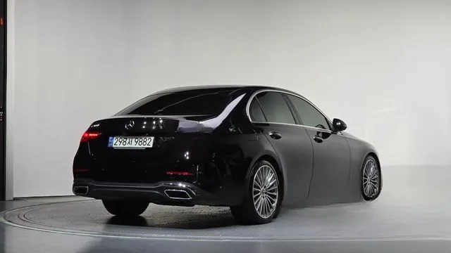 Mercedes-Benz C-Class 2023 C300 4MATIC AMG Line