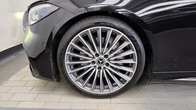 Mercedes-Benz C-Class 2023 C300 4MATIC AMG Line