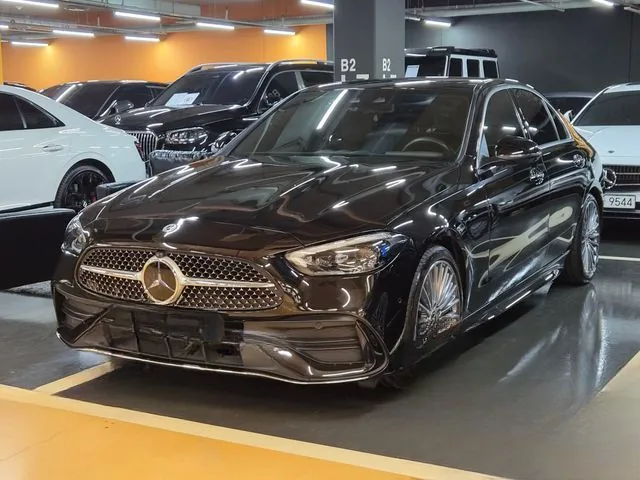 Mercedes-Benz C-Class 2023 C300 4MATIC AMG Line