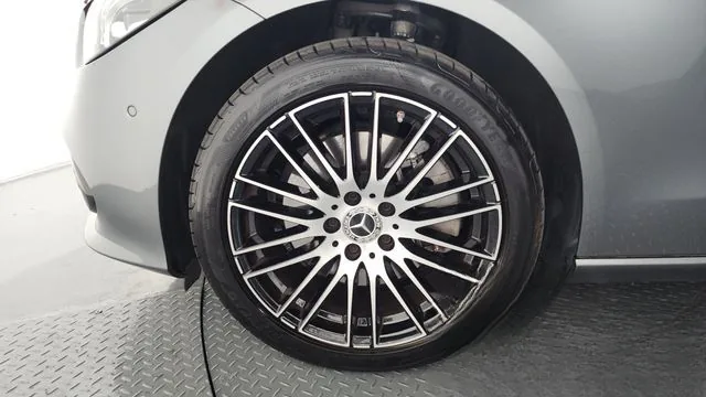 Mercedes-Benz C-Class 2022 C200 4MATIC Avantgarde