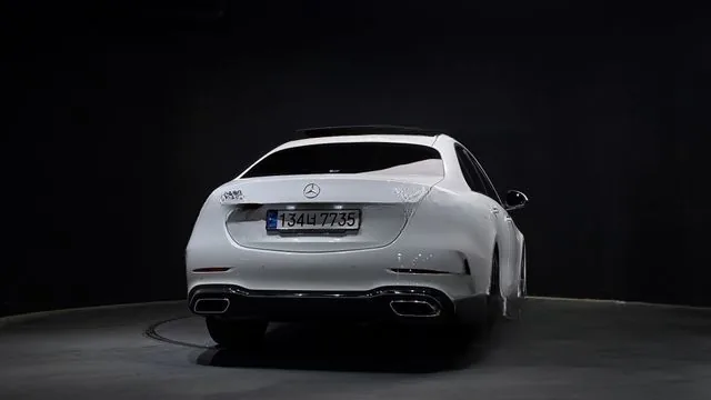 Mercedes-Benz C-Class 2023 C300 4MATIC AMG Line