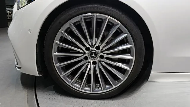 Mercedes-Benz C-Class 2023 C300 4MATIC AMG Line