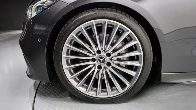Mercedes-Benz C-Class 2023 C300 4MATIC AMG Line
