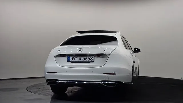 Mercedes-Benz C-Class 2023 C300 4MATIC Avantgarde