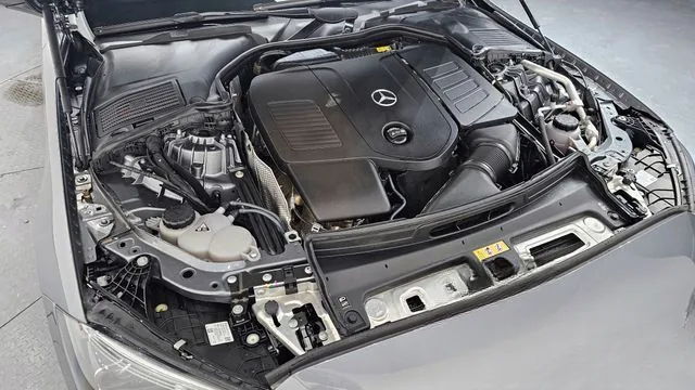 Mercedes-Benz C-Class 2023 C300 4MATIC AMG Line