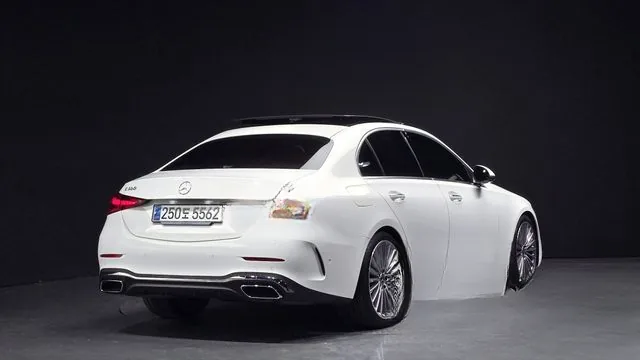 Mercedes-Benz C-Class 2023 C300 4MATIC AMG Line
