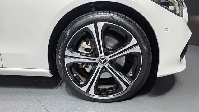 Mercedes-Benz C-Class 2023 C300 4MATIC Avantgarde