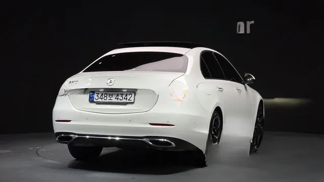 Mercedes-Benz C-Class 2023 C300 4MATIC Avantgarde