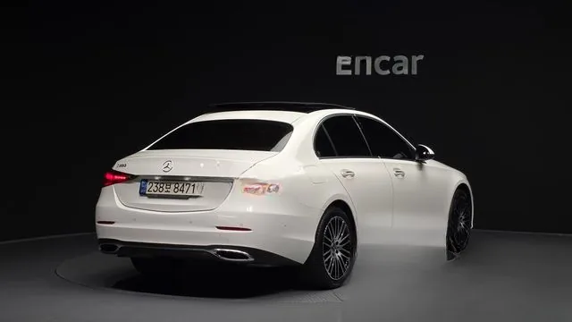 Mercedes-Benz C-Class 2022 C200 4MATIC Avantgarde