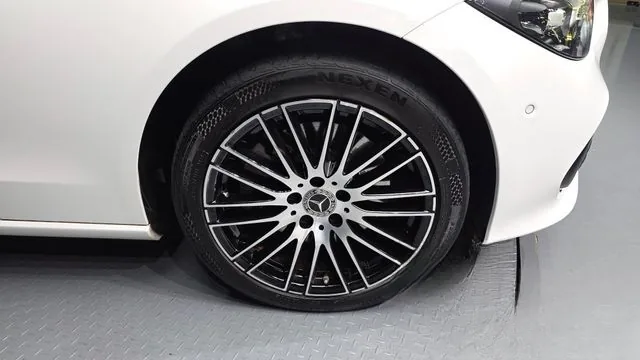Mercedes-Benz C-Class 2022 C200 4MATIC Avantgarde