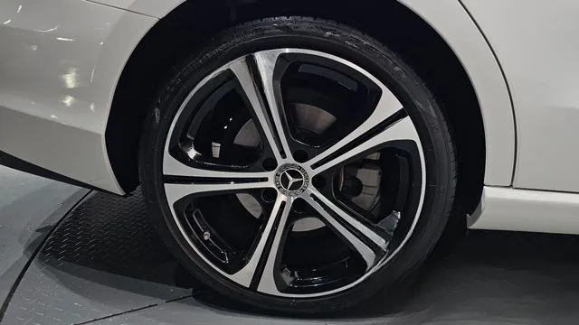 Mercedes-Benz C-Class 2023 C300 4MATIC Avantgarde