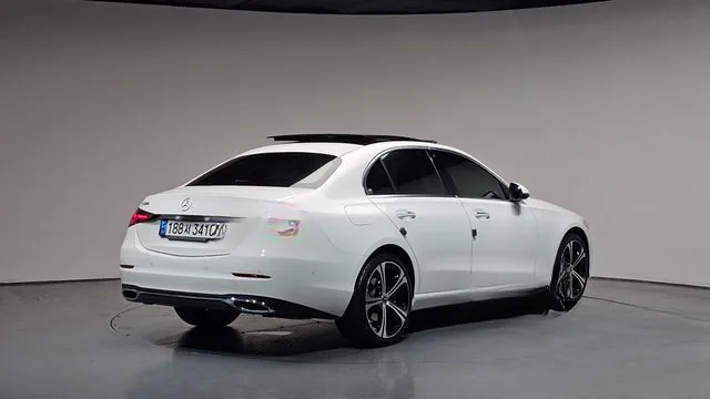 Mercedes-Benz C-Class 2023 C300 4MATIC Avantgarde