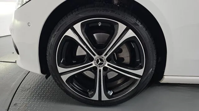 Mercedes-Benz C-Class 2023 C300 4MATIC Avantgarde